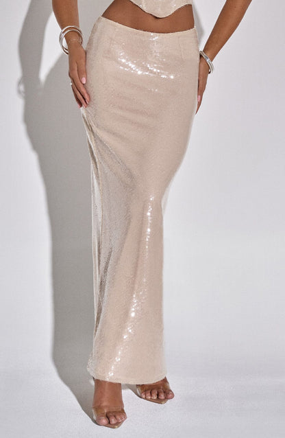 Larisa Maksi Etek - Nude