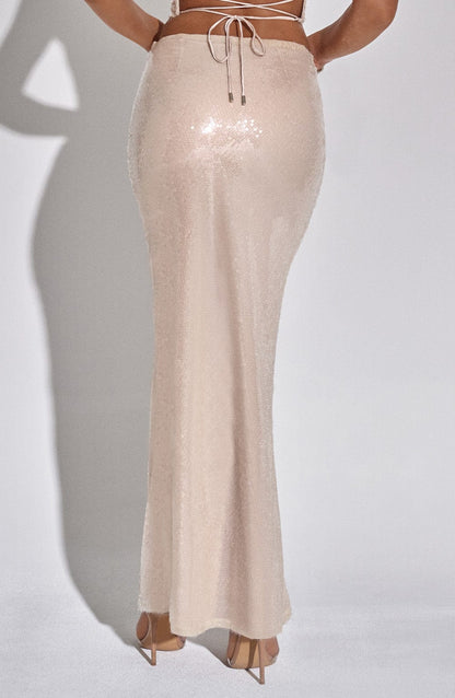 Larisa Maksi Etek - Nude